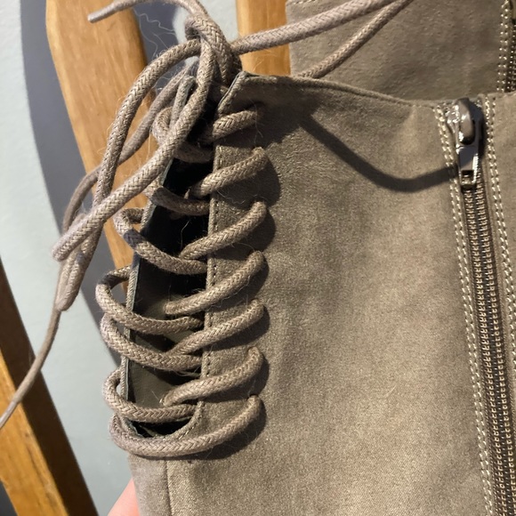 BN le chateau grey suede boots - Picture 3 of 5